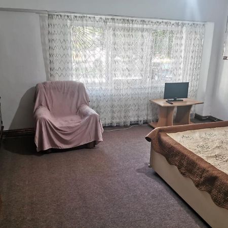 Apartament Garsoniera Krajowa Zewnętrze zdjęcie