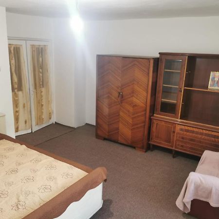 Apartament Garsoniera Krajowa Zewnętrze zdjęcie