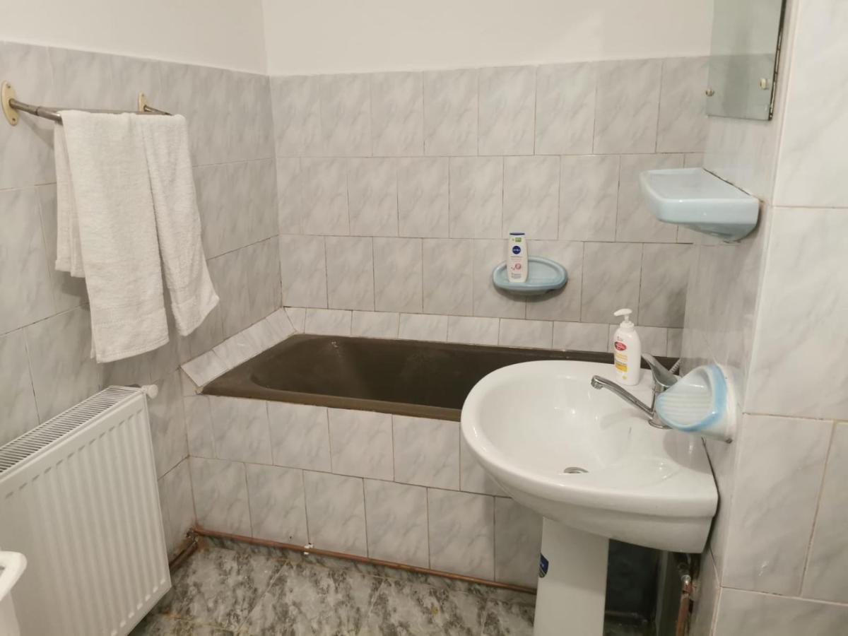 Apartament Garsoniera Krajowa Zewnętrze zdjęcie